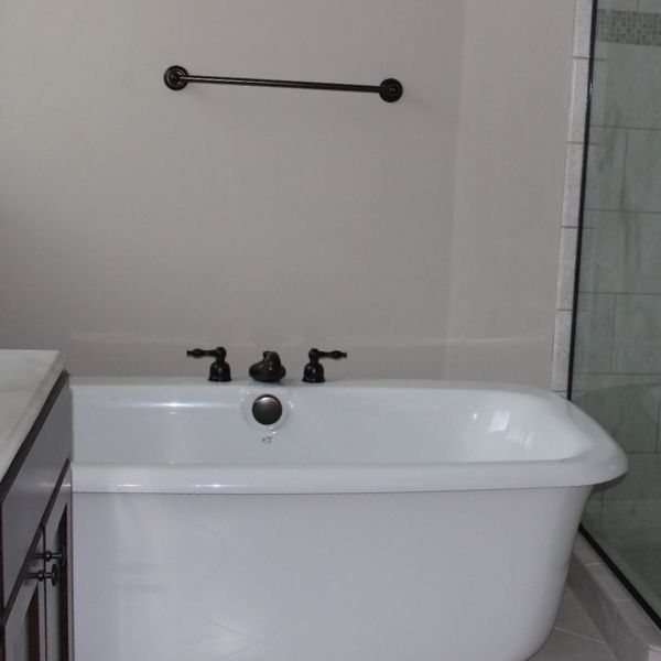 Transform Your Bathroom With a Custom Tub